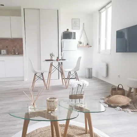Апартаменты Le Bohemien *studio 30m²*wifi*parking Prive*calme Лурд